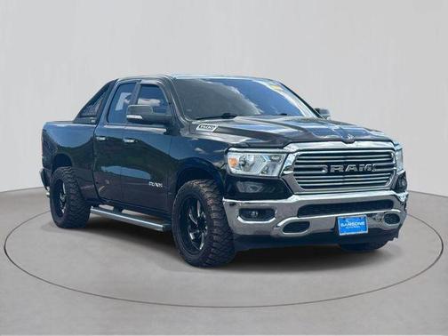 Diamond Black Crystal Pearlcoat 2019 RAM 1500 Big Horn