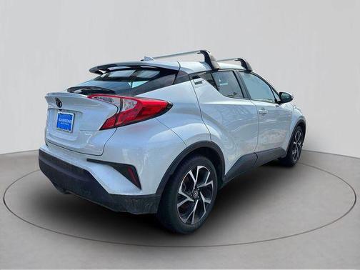 2022 Toyota C-HR XLE