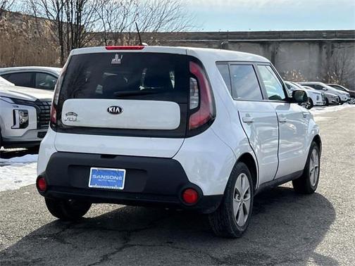 2016 Kia Soul Base