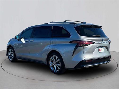 2021 Toyota Sienna Platinum 7 Passenger