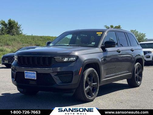 Baltic Gray Metallic Clearcoat 2023 Jeep Grand Cherokee Altitude