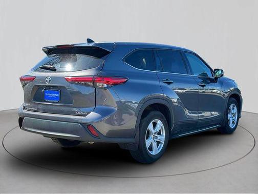 Magnetic Gray 2022 Toyota Highlander LE