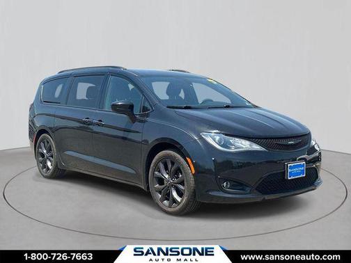 Brilliant Black Crystal Pearlcoat 2019 Chrysler Pacifica Touring Plus