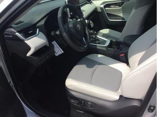 2025 Toyota RAV4 Hybrid XLE Premium