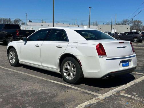 Bright White Clearcoat 2016 Chrysler 300 S