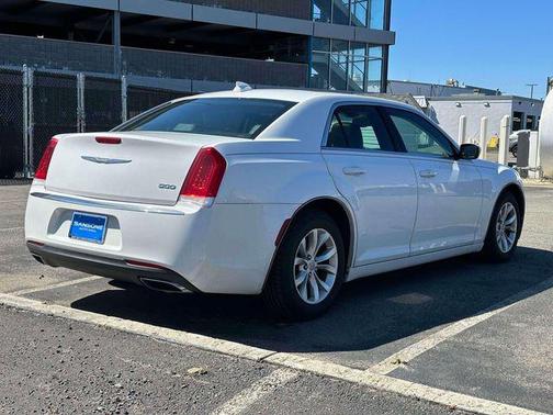 Bright White Clearcoat 2016 Chrysler 300 S