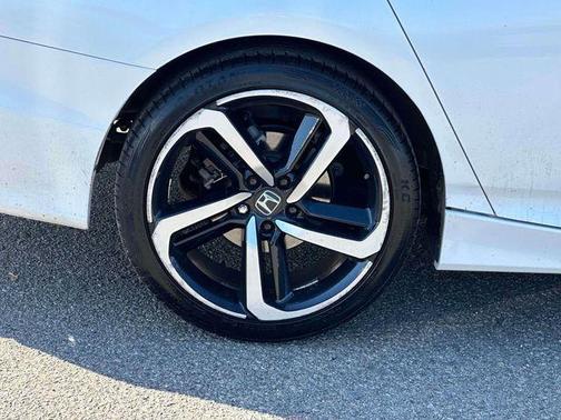Platinum White 2018 Honda Accord Sport