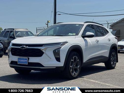 Summit White 2025 Chevrolet Trax LT