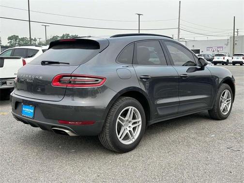 2017 Porsche Macan Base
