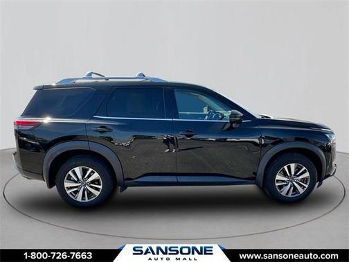2023 Nissan Pathfinder SL 4WD