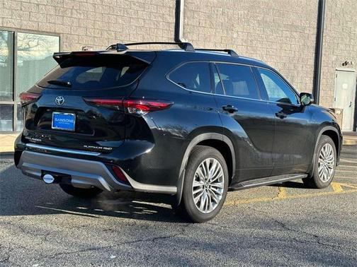2026 Toyota Highlander Platinum