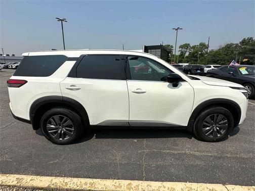 2024 Nissan Pathfinder S 4WD