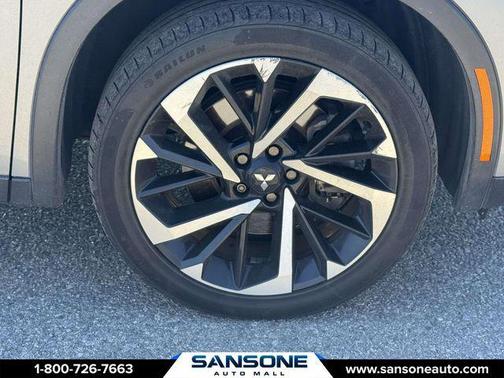 Mercury Gray Metallic 2022 Mitsubishi Outlander SE