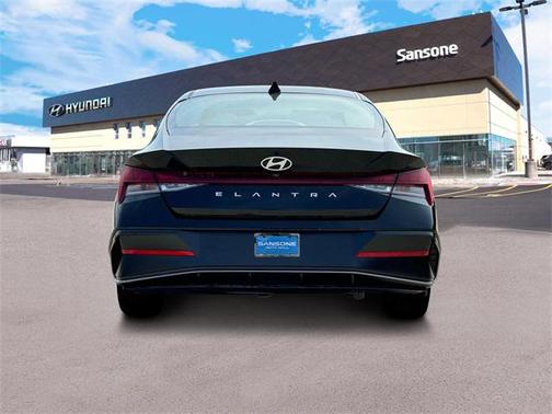 2025 Hyundai ELANTRA SEL