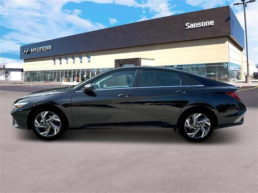2025 Hyundai ELANTRA SEL