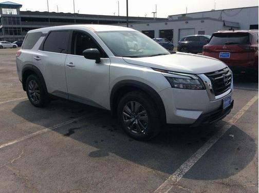 2025 Nissan Pathfinder S 4WD