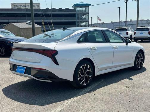 2025 Kia K5 EX