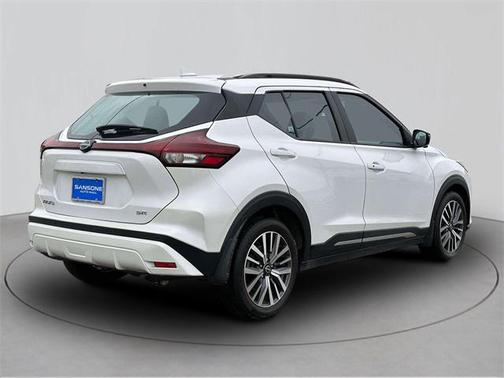 2023 Nissan Kicks SR