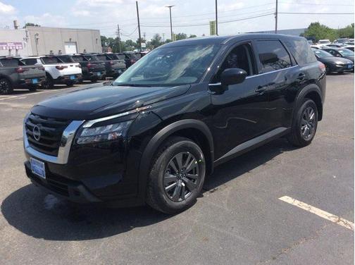 2025 Nissan Pathfinder S 4WD