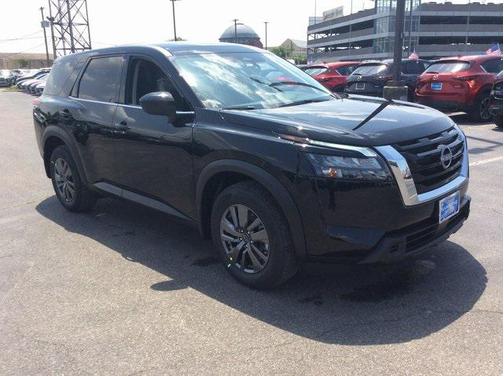 2025 Nissan Pathfinder S 4WD