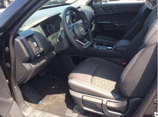 2025 Nissan Pathfinder S 4WD