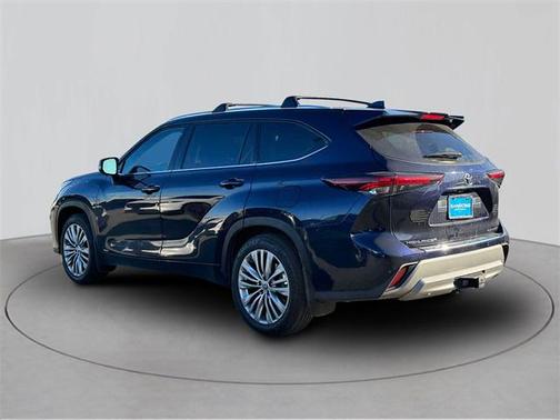 2025 Toyota Highlander Hybrid Platinum