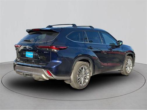 2025 Toyota Highlander Hybrid Platinum