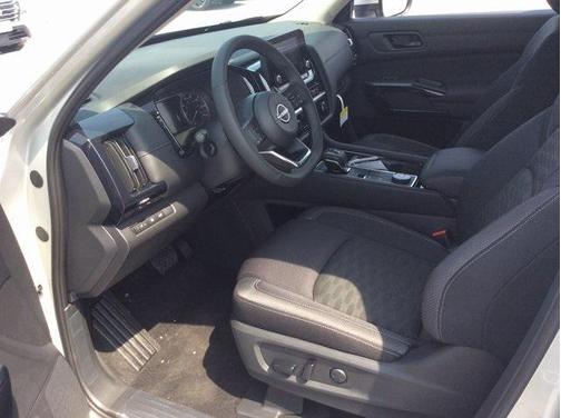 2025 Nissan Pathfinder SV 4WD