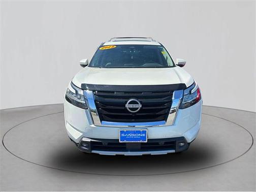 2022 Nissan Pathfinder SL 4WD