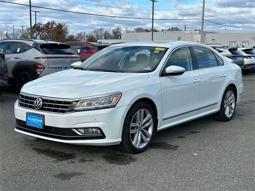 2018 Volkswagen Passat 2.0T SEL Premium