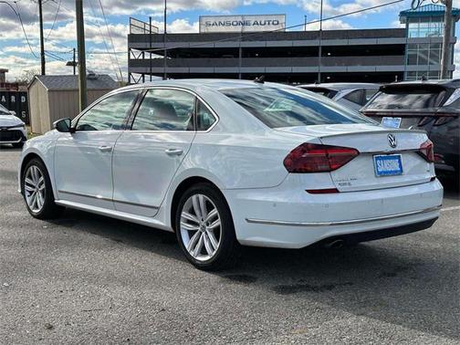 2018 Volkswagen Passat 2.0T SEL Premium
