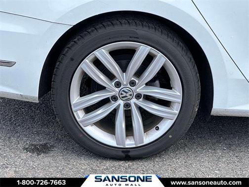 2018 Volkswagen Passat 2.0T SEL Premium