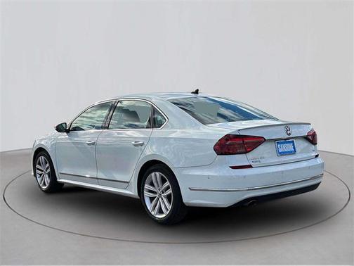 2018 Volkswagen Passat 2.0T SEL Premium