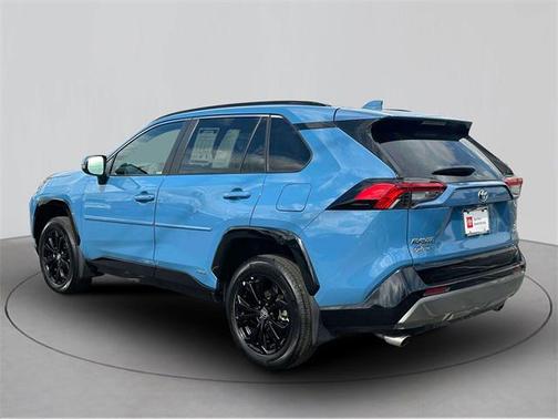 2022 Toyota RAV4 Hybrid SE