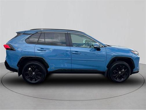 2022 Toyota RAV4 Hybrid SE