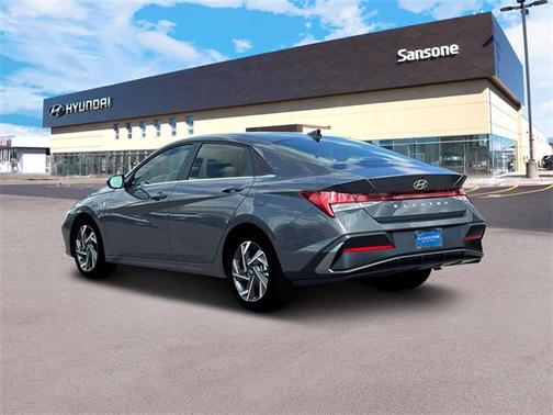2025 Hyundai ELANTRA SEL