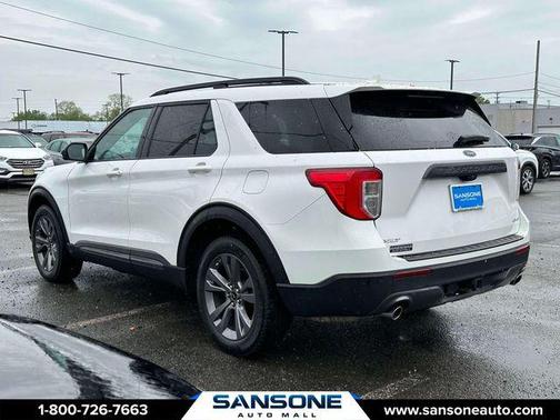 Star White Metallic Tri-Coat 2022 Ford Explorer XLT