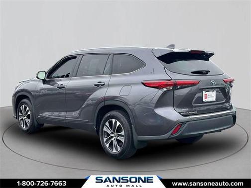 2022 Toyota Highlander Hybrid XLE