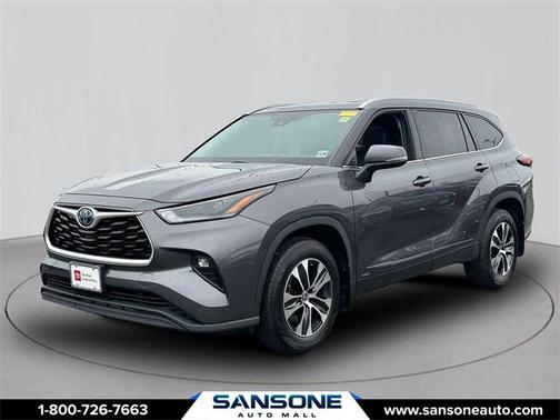 2022 Toyota Highlander Hybrid XLE