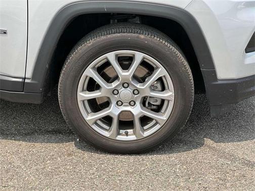 2024 Jeep Compass Latitude Lux