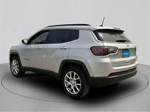 2024 Jeep Compass Latitude Lux