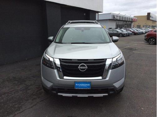 2025 Nissan Pathfinder SL 4WD