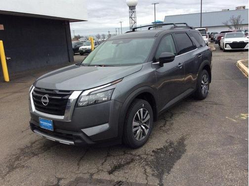 2025 Nissan Pathfinder SL 4WD