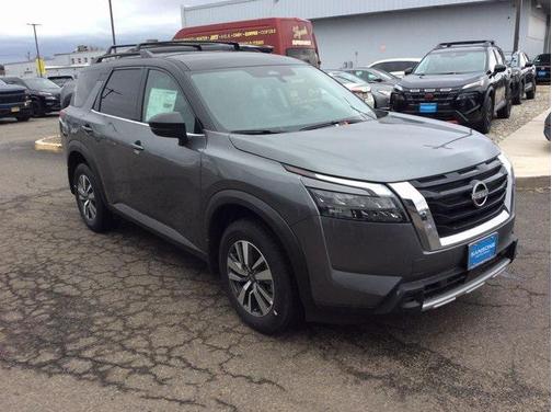 2025 Nissan Pathfinder SL 4WD