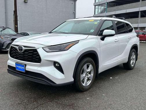 2023 Toyota Highlander LE