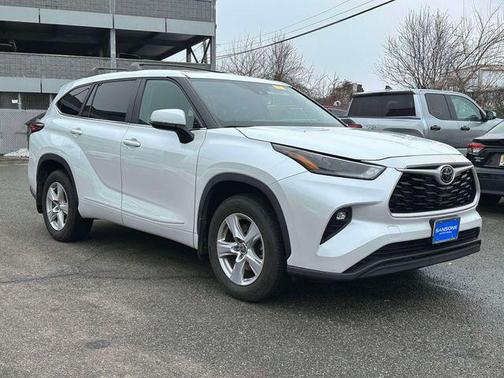 2023 Toyota Highlander LE