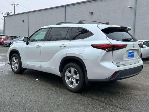 2023 Toyota Highlander LE