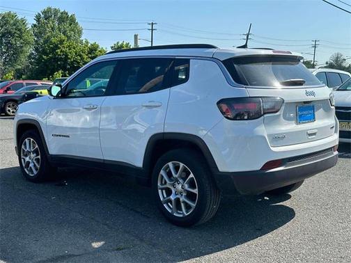 2024 Jeep Compass Latitude Lux