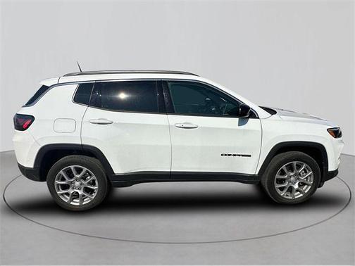 2024 Jeep Compass Latitude Lux