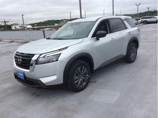 2025 Nissan Pathfinder S 4WD